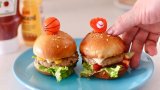 スポーツのピックで、ミニバーガー