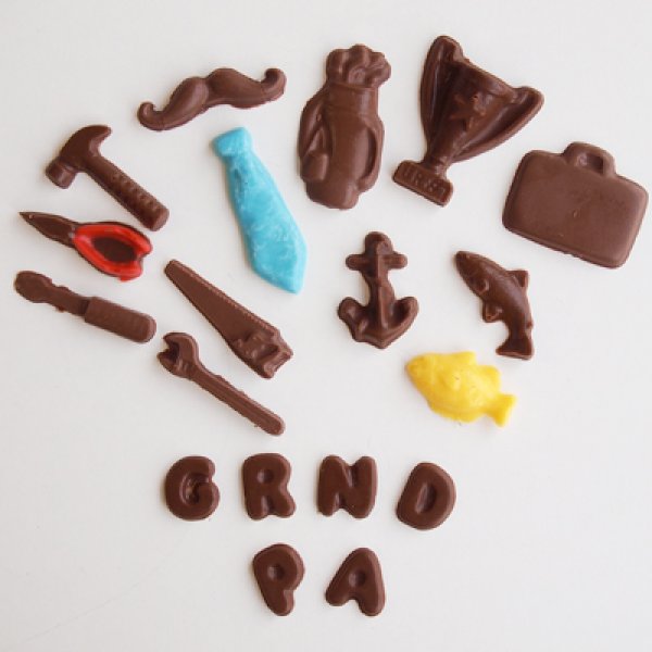 ギフトのチョコレート型でバレンタインの簡単手作りチョコレートを