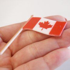 画像5: 〒 ケーキピック／カナダ国旗（5本入）プラ製 (5)