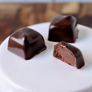 チョコレート型でバレンタインの簡単手作りチョコレートを