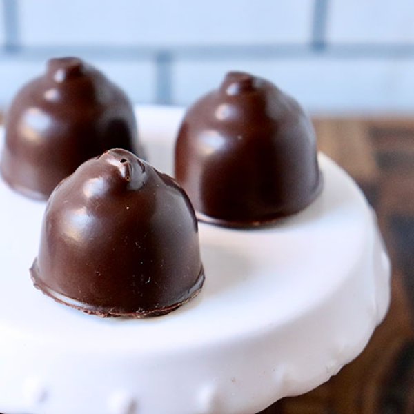 チョコレート型でバレンタインの簡単手作りチョコレートを