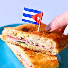 画像1: 〒 ケーキピック／キューバ国旗（6本入）木製 (1)