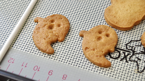 ハロウィンのアイシングクッキーは、フードペン１本で可愛くできます NUT2deco（ナッツデコ）