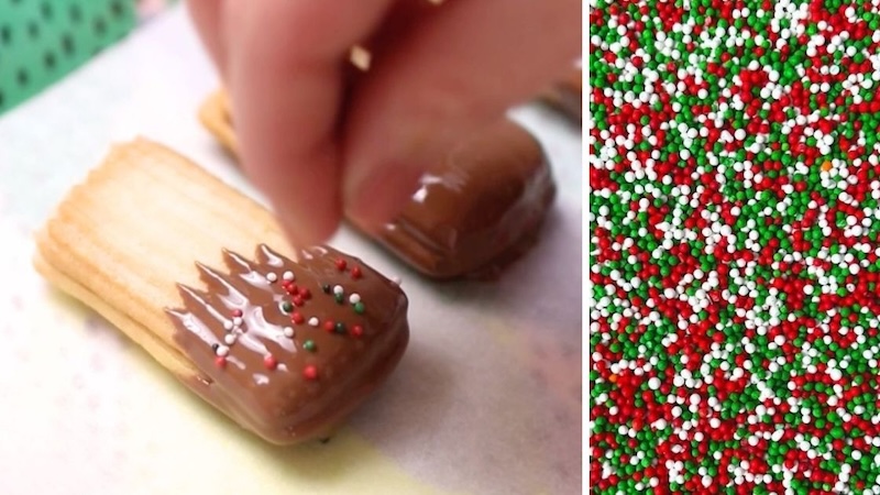 口金898で絞ったクッキーにクリスマススプリンクルのトッピング